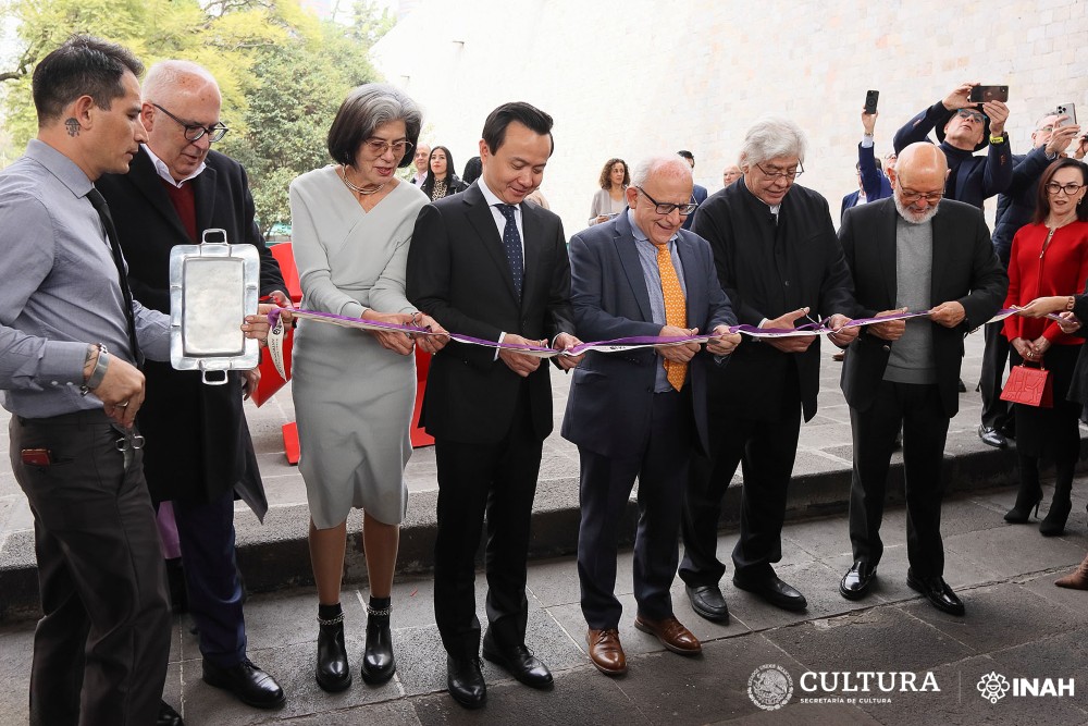 Con la presencia del embajador de la República Popular China en México, Zhang Run, el antropólogo reconoció el medio siglo de relaciones. Foto: Gerardo Peña Torres. INAH