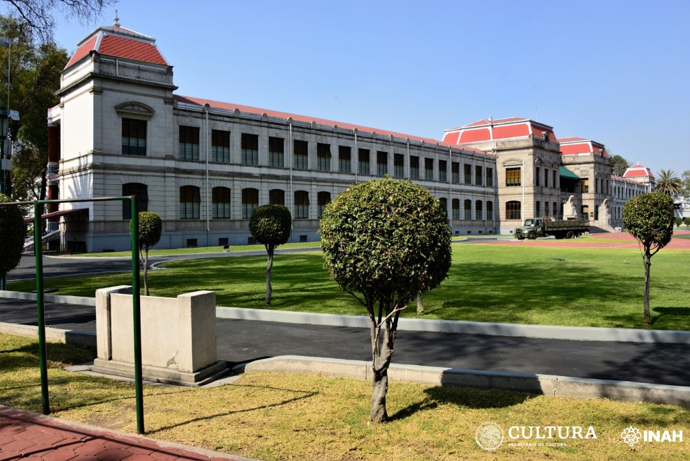 Se visitarán las antiguas instalaciones del Colegio Militar, inauguradas en 1910 como Escuela Normal de Maestros. Foto: Mauricio Marat. INAH